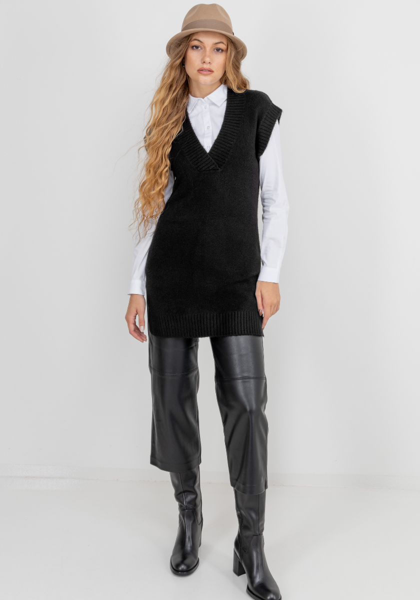 Vesta dodá outfitu moderní akcent